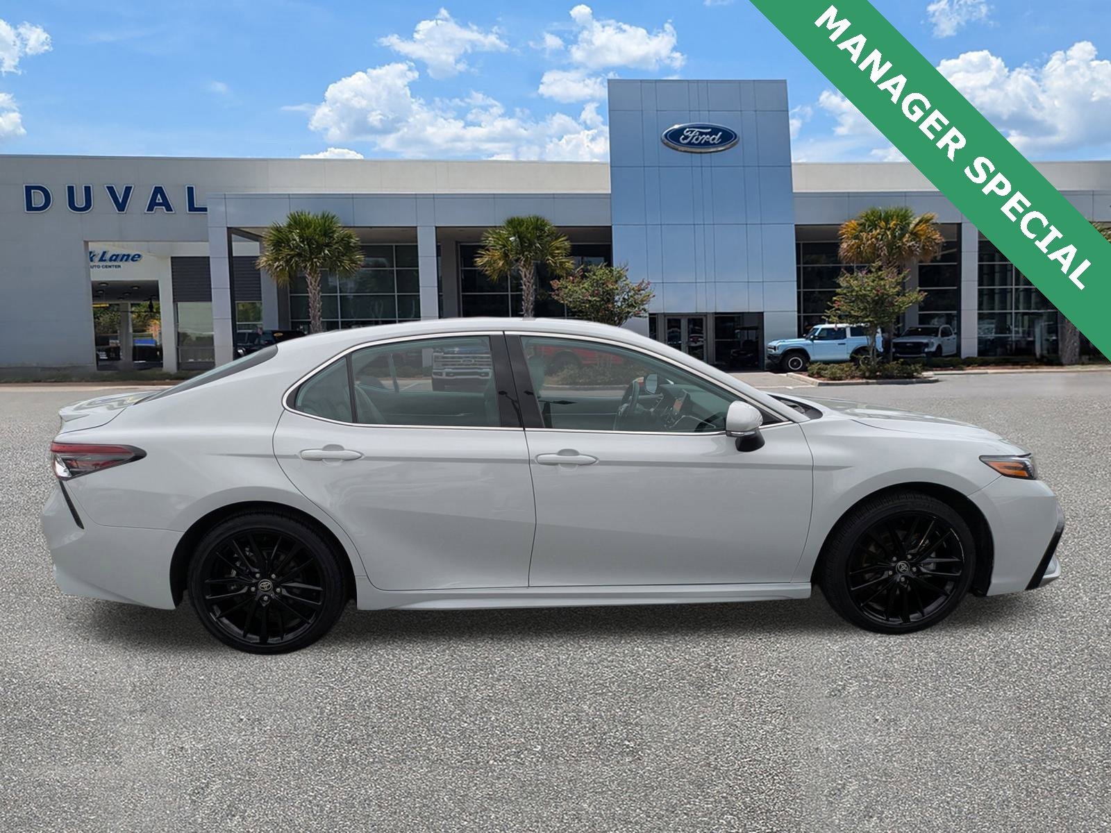 Used 2024 Toyota Camry XSE image 3