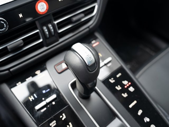 Certified 2025 Porsche Macan image 26