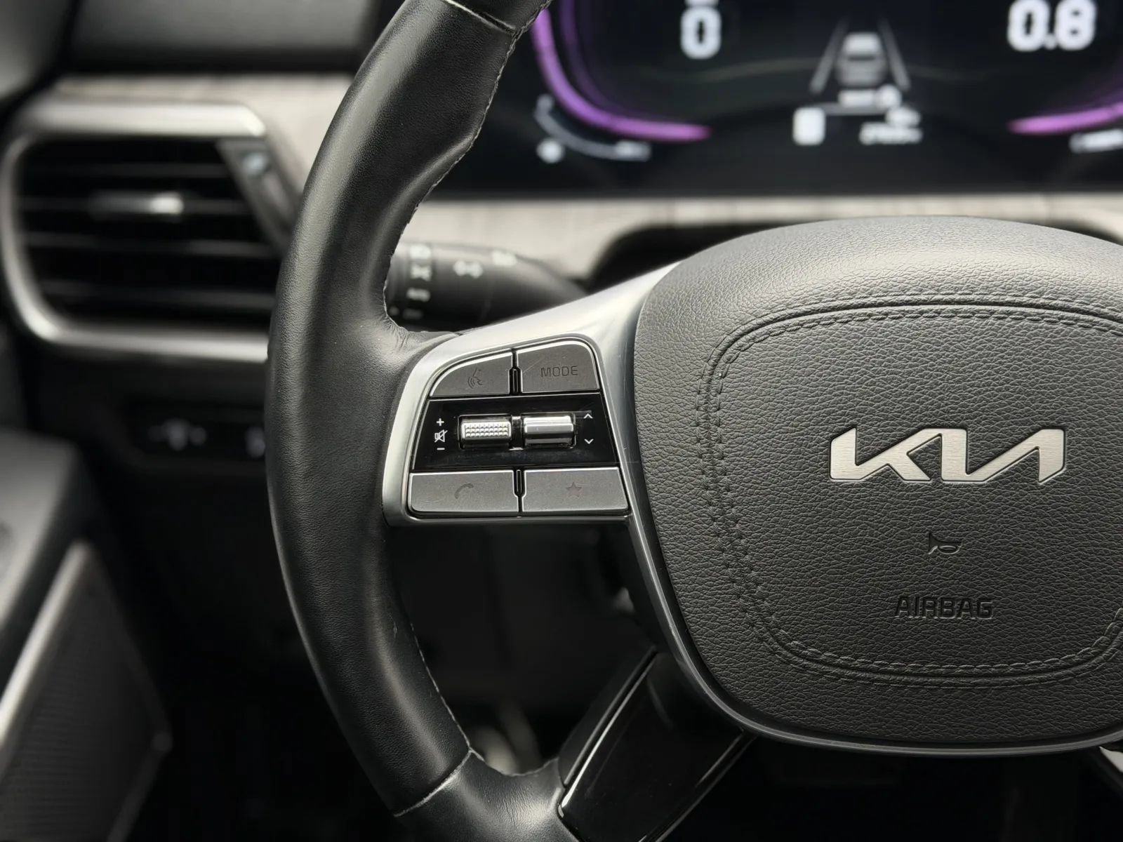 Used 2024 Kia Telluride EX image 26