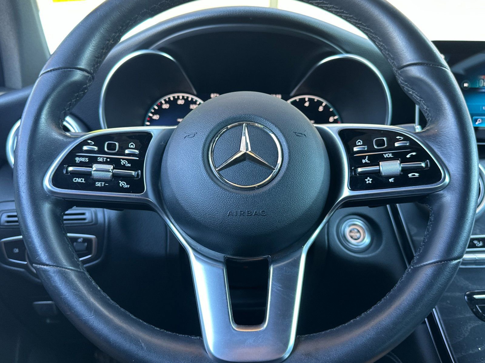 Used 2021 Mercedes-Benz GLC 300 image 23