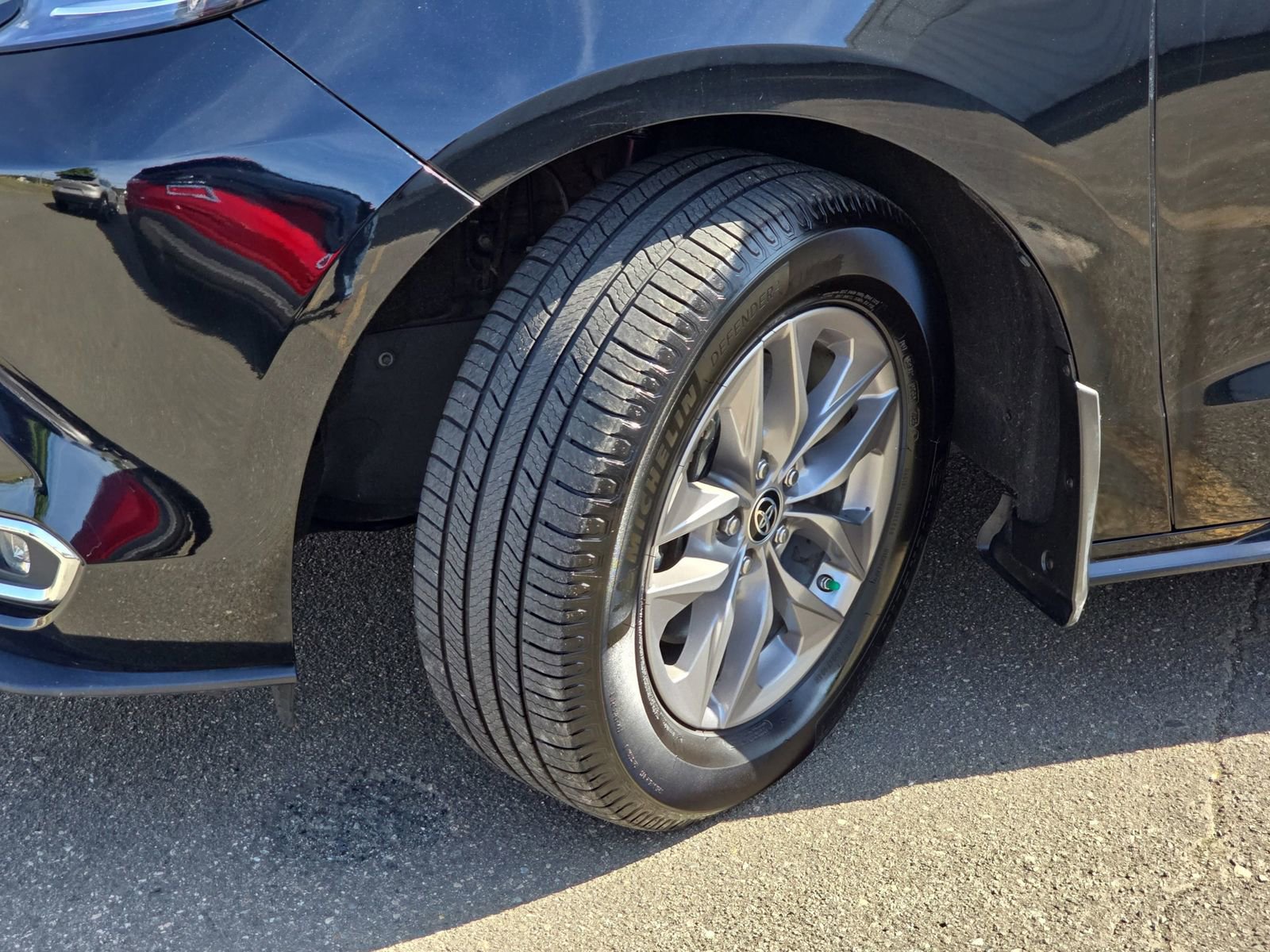 Used 2021 Toyota Sienna XLE image 42