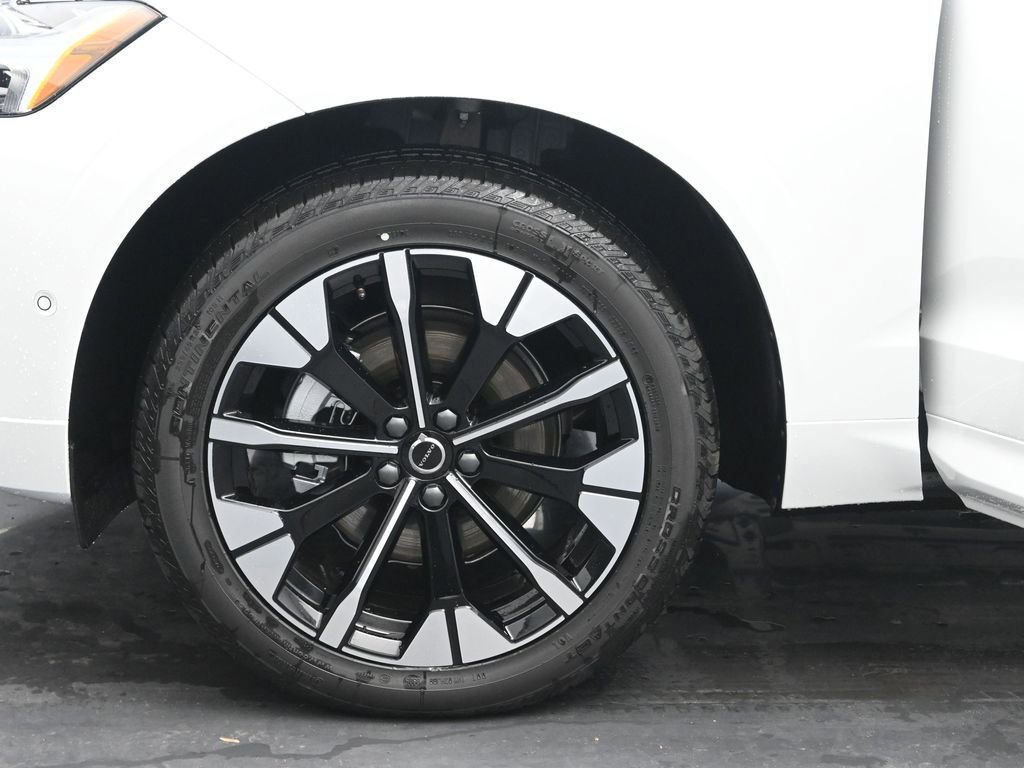 New 2026 Volvo XC60 B5 Plus w/ Climate Package image 30