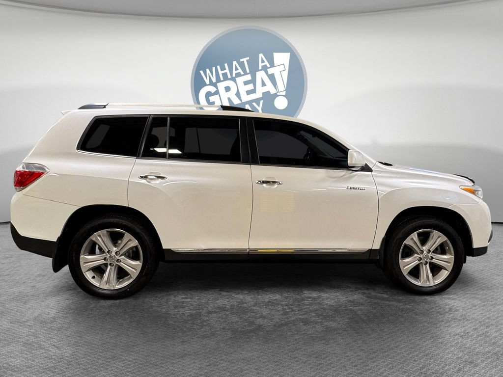 Used 2013 Toyota Highlander Limited AWD/4WD image 2