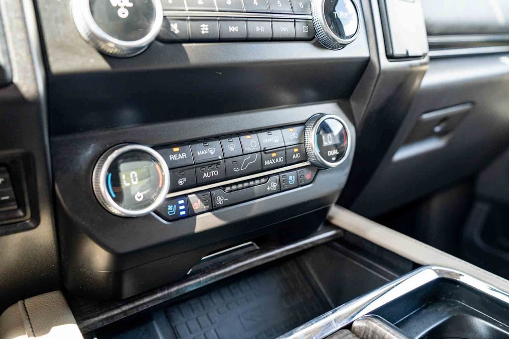 Used 2021 Ford Expedition Limited AWD/4WD image 19