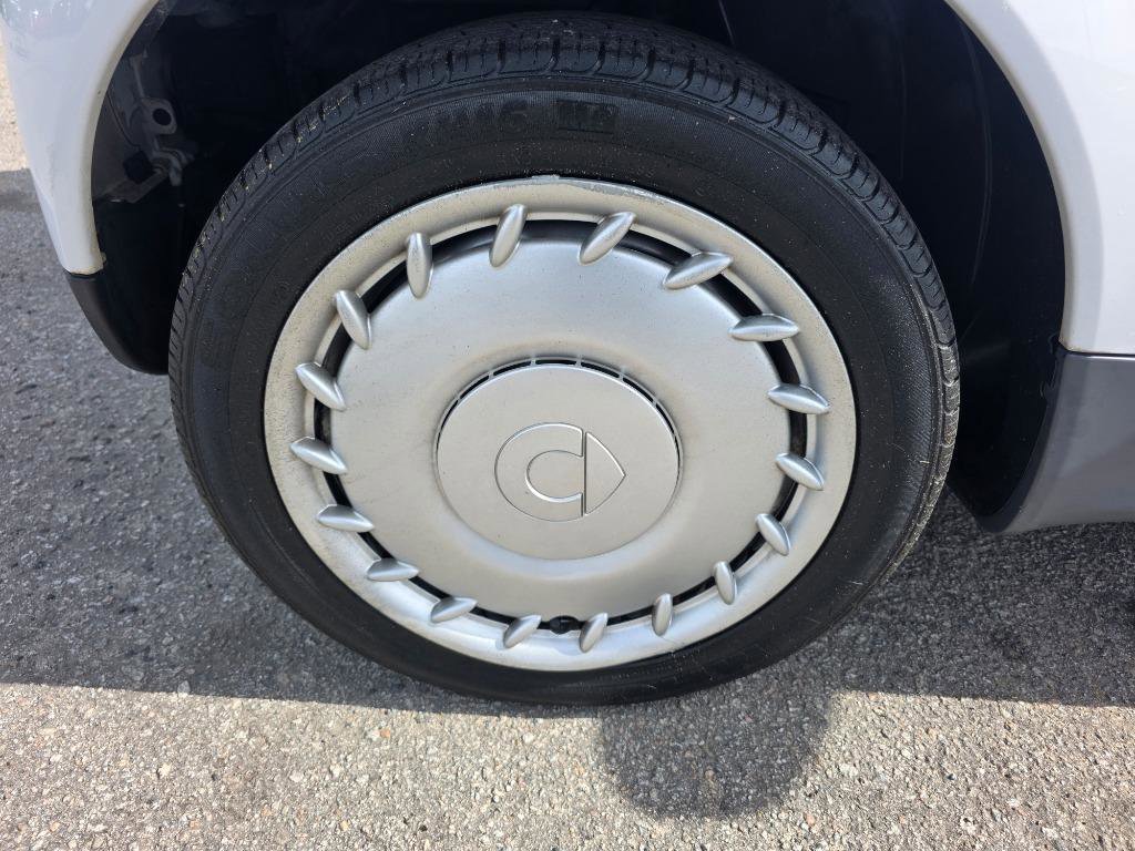 Used 2015 smart fortwo pure image 11