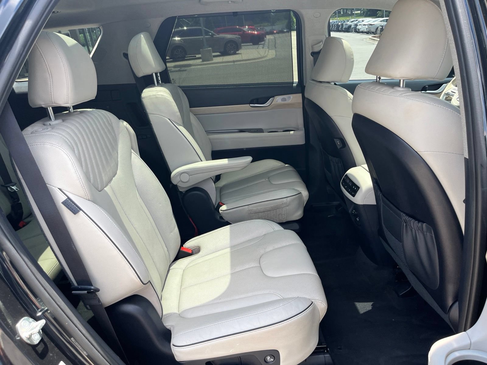 Used 2024 Hyundai Palisade Limited FWD image 39