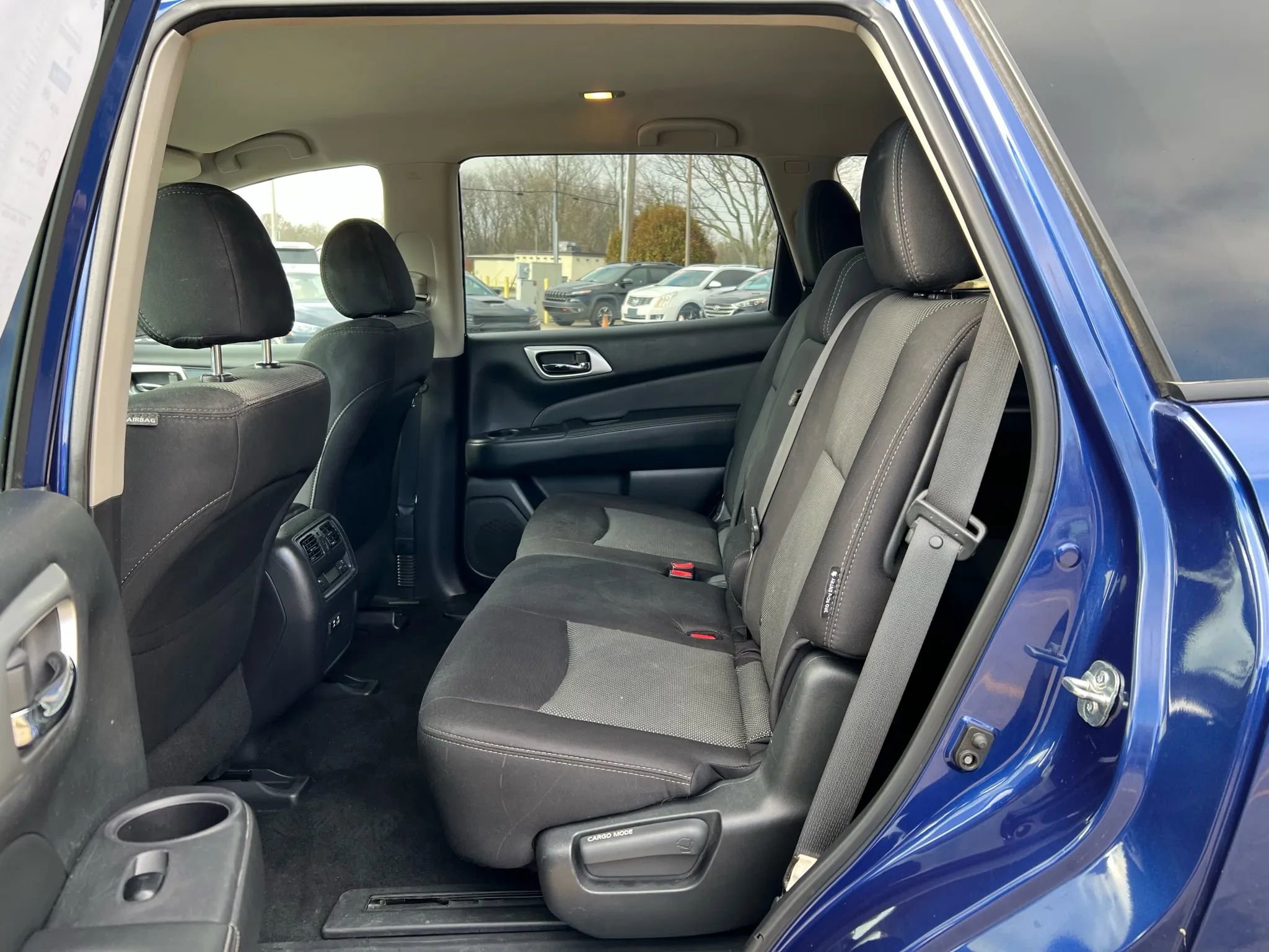Used 2019 Nissan Pathfinder SV image 23