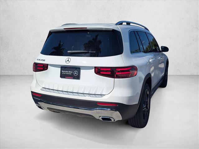 Used 2026 Mercedes-Benz GLB 250 image 2