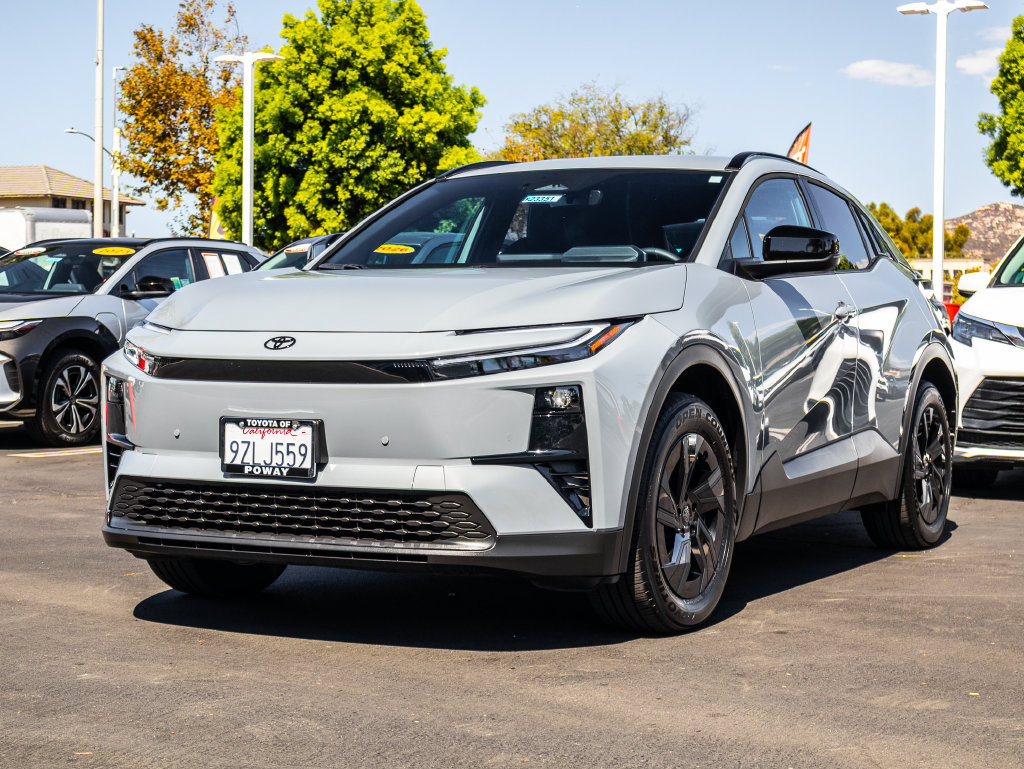 Used 2026 Toyota C-HR AWD/4WD image 3