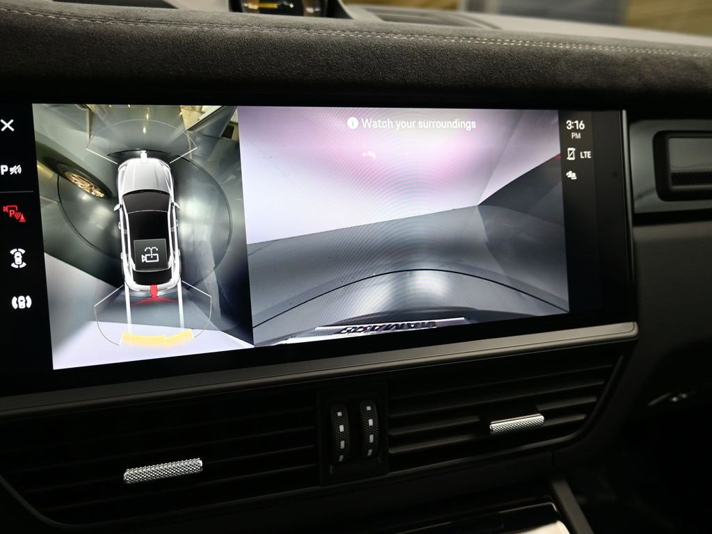 Used 2023 Porsche Cayenne Turbo GT image 25