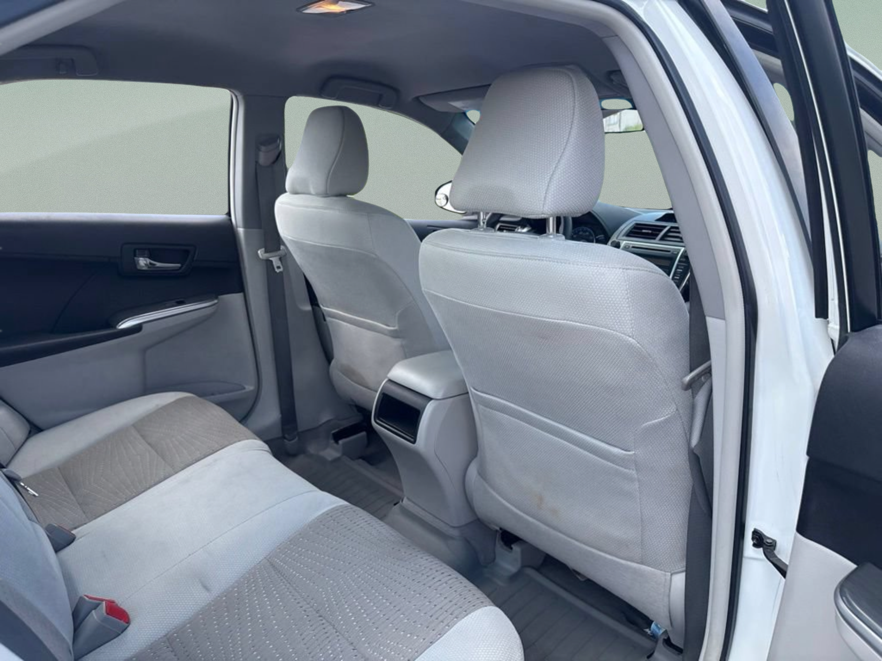 Used 2012 Toyota Camry LE FWD image 24