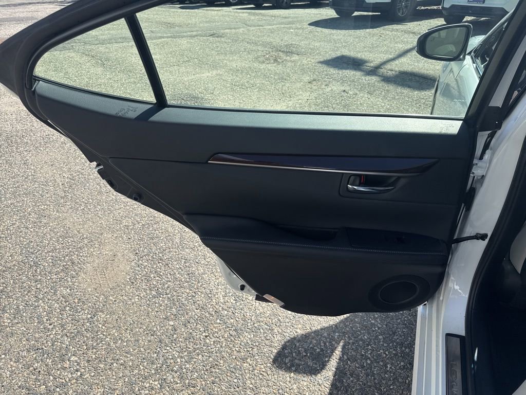 Used 2014 Lexus ES 350 w/ Luxury Package FWD image 19