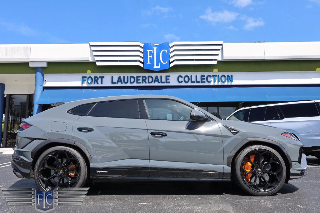 Used 2024 Lamborghini Urus Performante AWD/4WD image 14