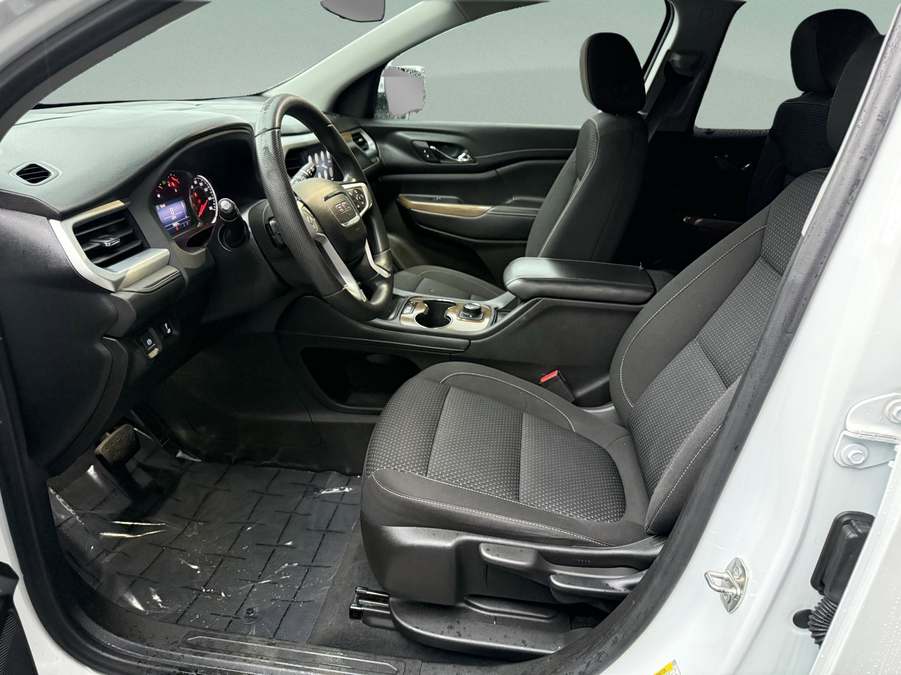 Used 2022 GMC Acadia SLE image 10