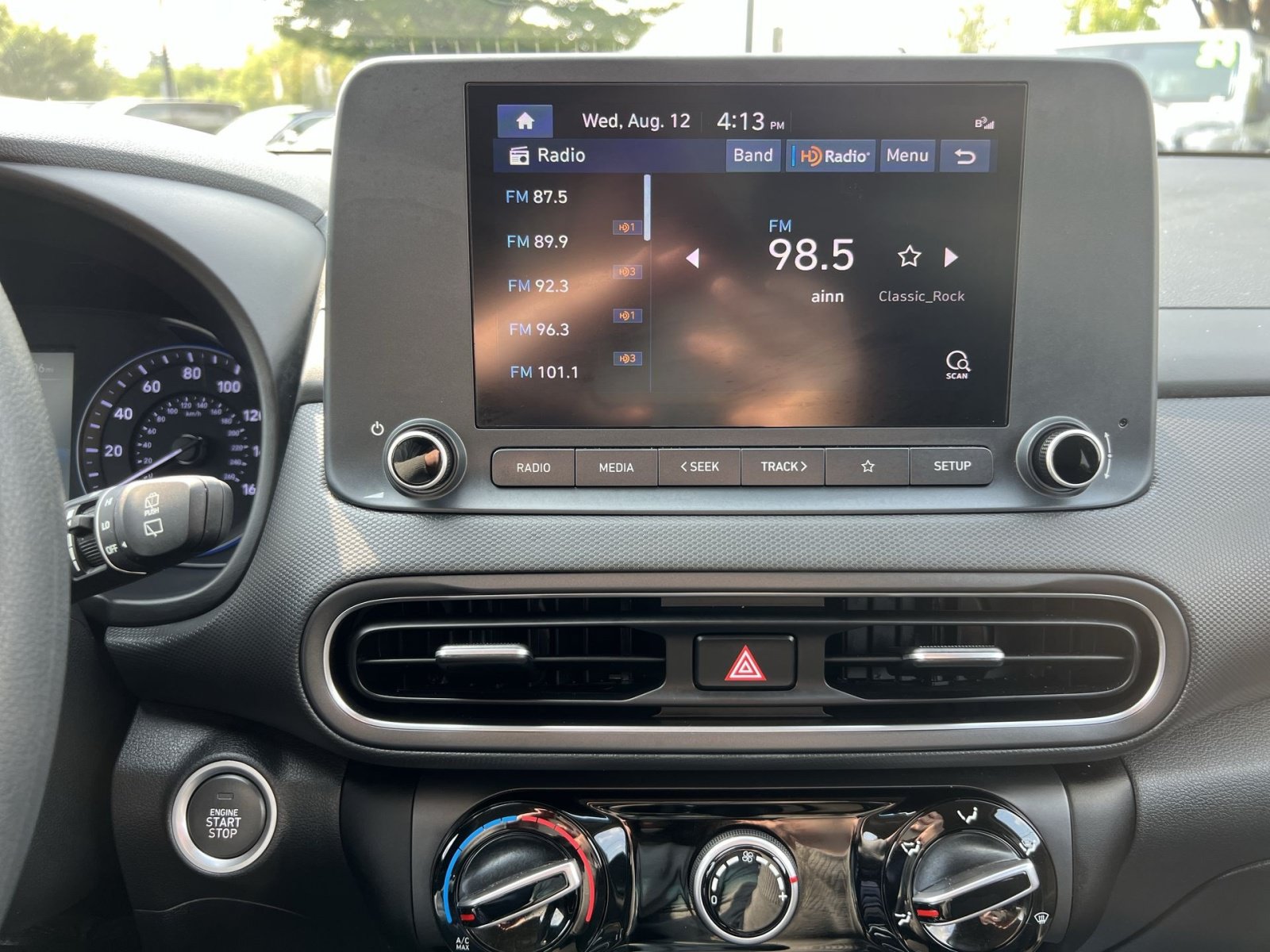 Used 2023 Hyundai Kona SEL AWD/4WD image 18