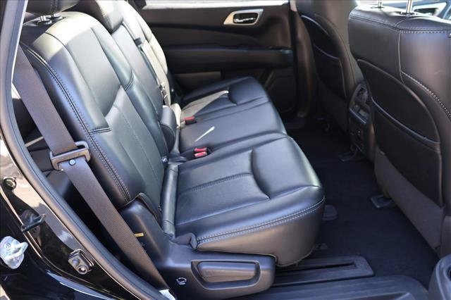 Used 2016 Nissan Pathfinder Platinum AWD/4WD image 28