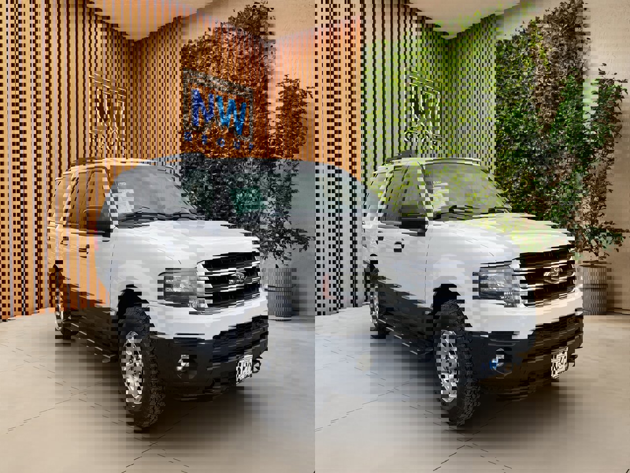 Used 2015 Ford Expedition XL image 1