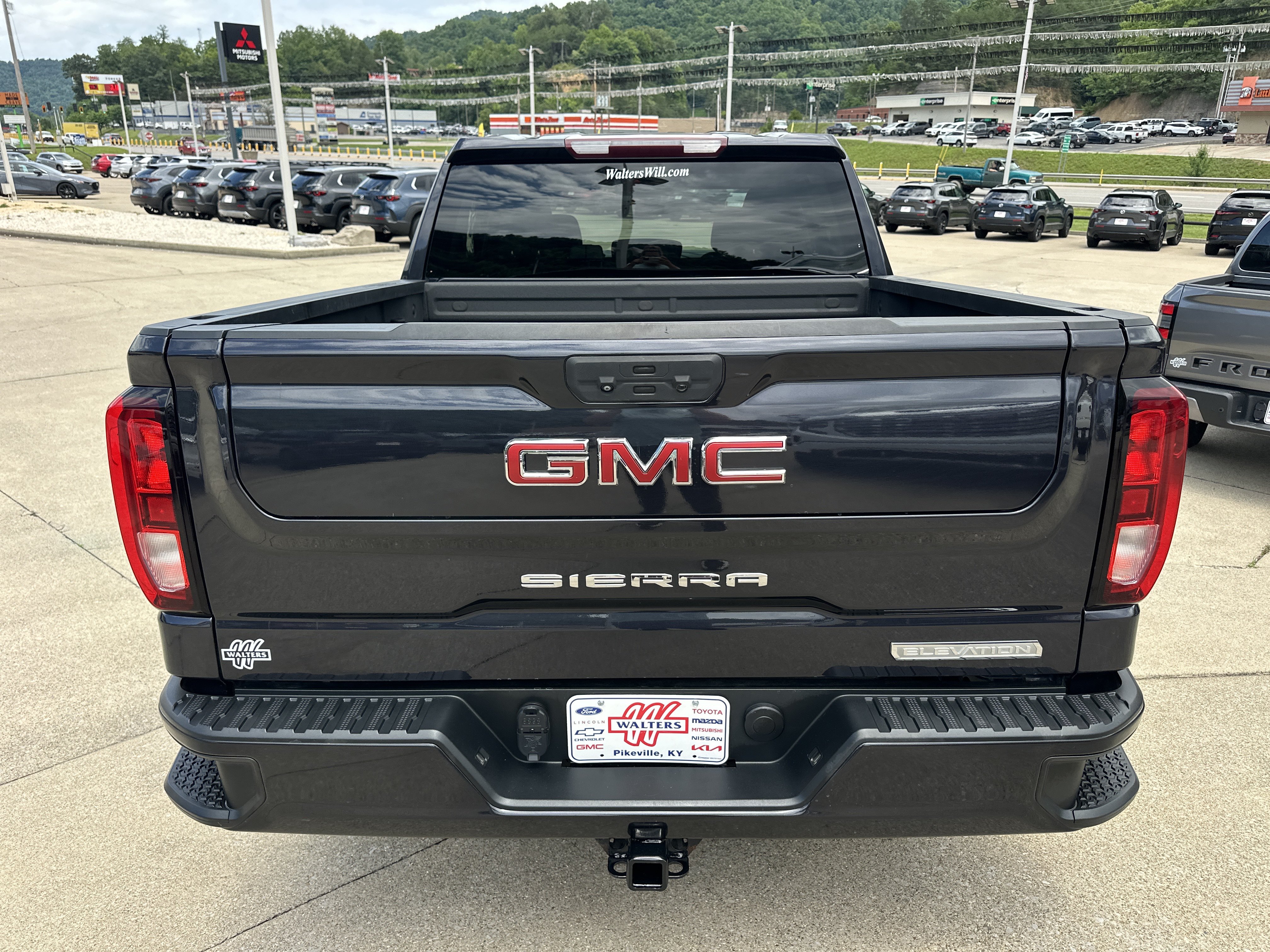 Used 2022 GMC Sierra 1500 Elevation AWD/4WD image 3