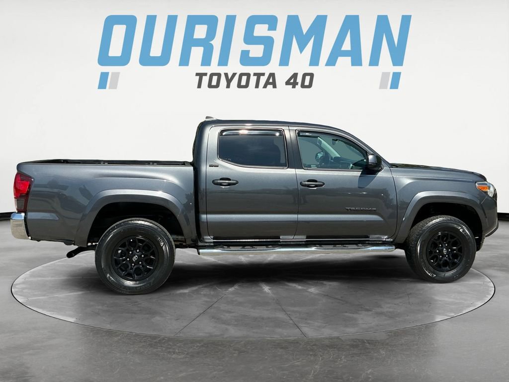 Used 2020 Toyota Tacoma SR5 AWD/4WD image 8