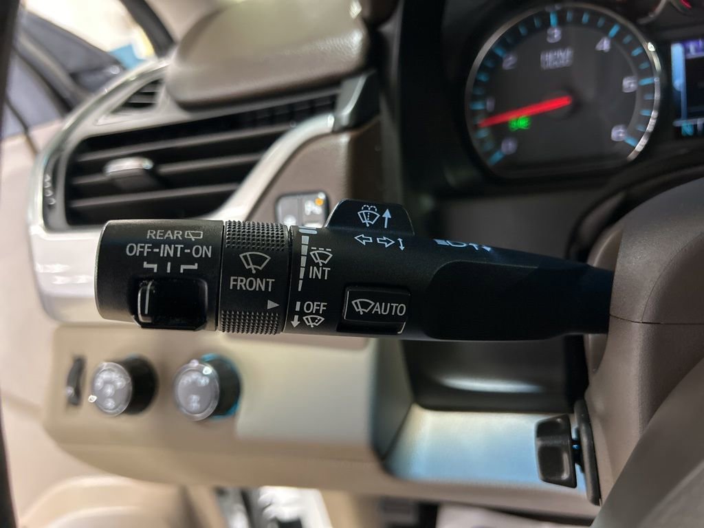 Used 2019 Chevrolet Suburban Premier image 27