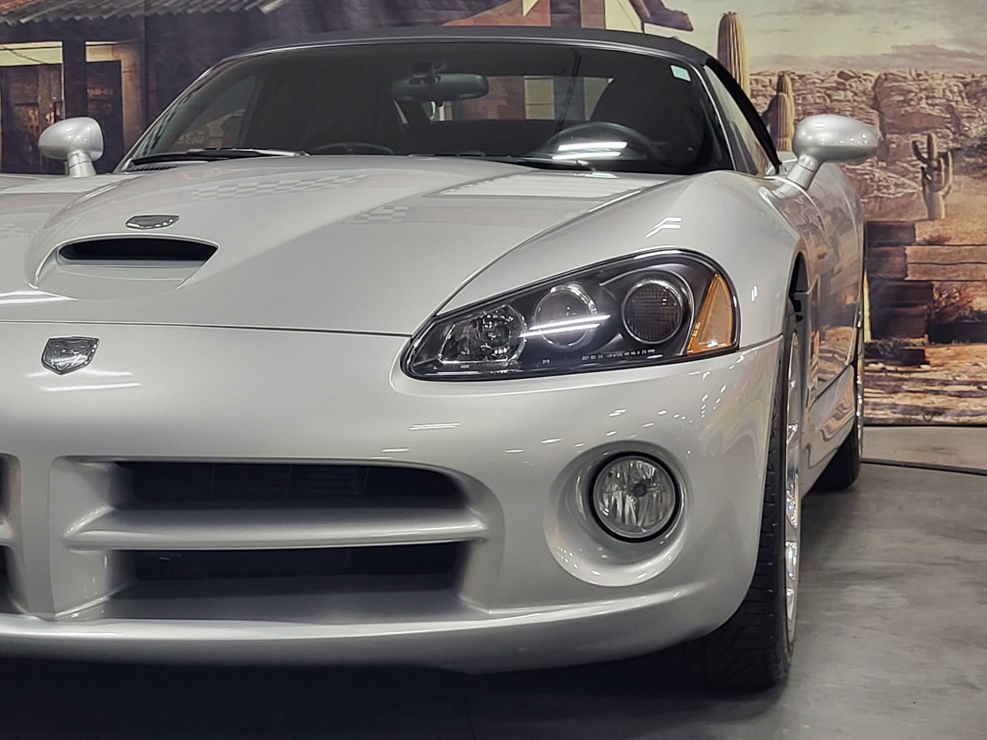 Used 2005 Dodge Viper SRT-10 image 12