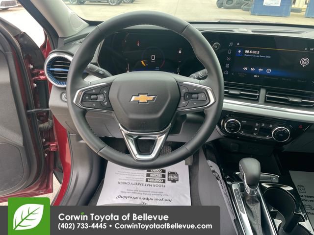 Used 2025 Chevrolet Trax LT w/ Driver Confidence Package FWD image 21