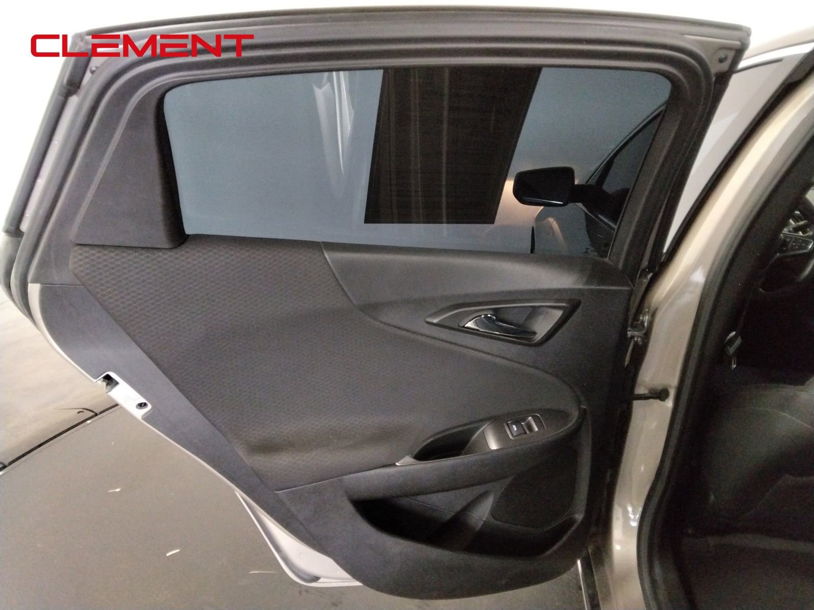 Used 2022 Chevrolet Malibu LT FWD image 32