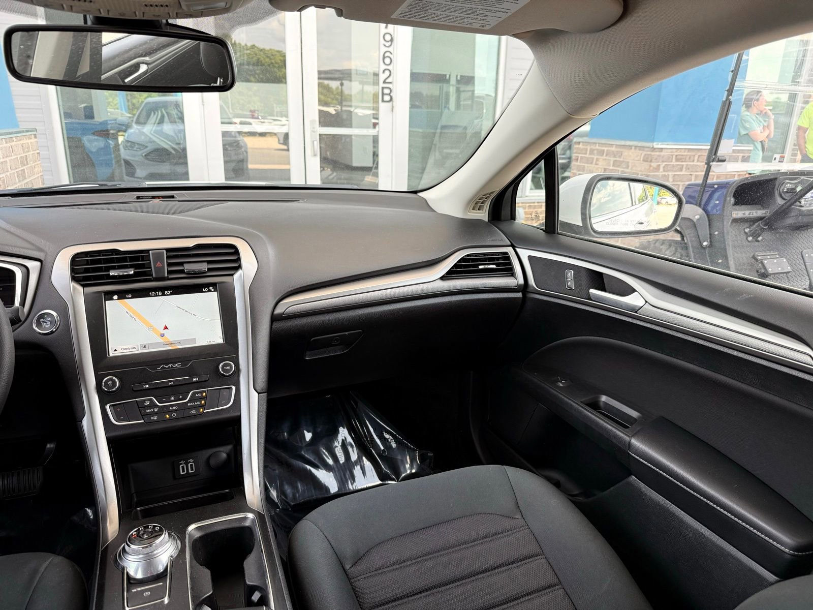 Used 2019 Ford Fusion SE FWD image 22