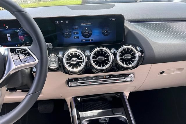 Certified 2025 Mercedes-Benz GLA 250 image 6