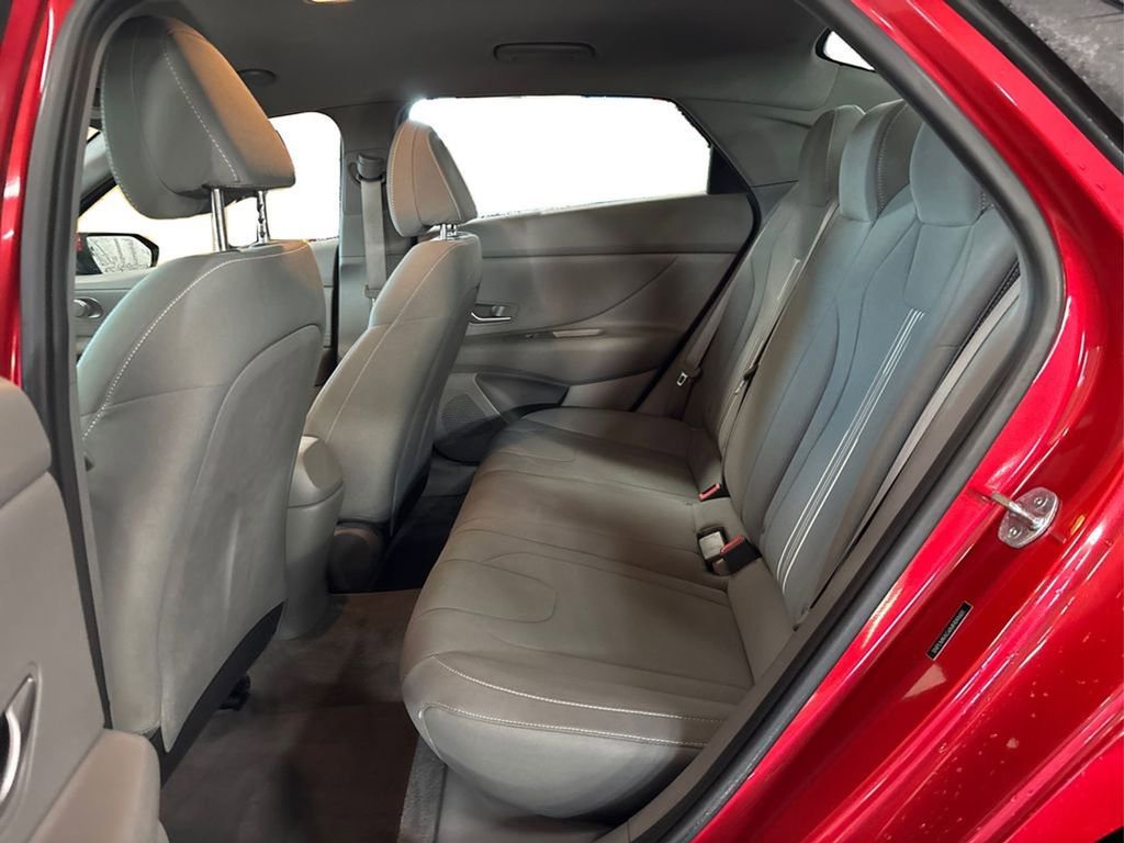 Used 2021 Hyundai Elantra SEL image 10