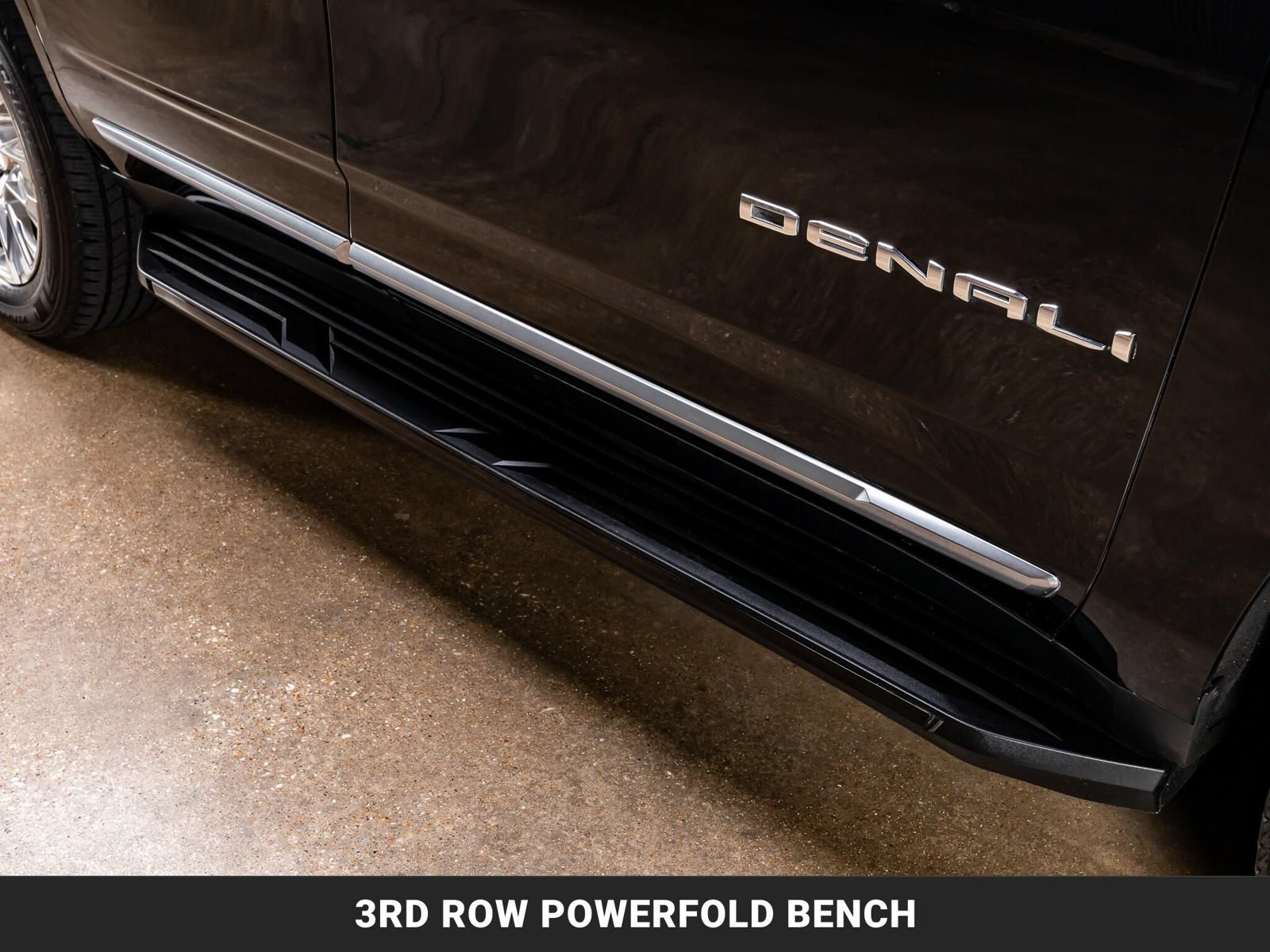 Used 2023 GMC Yukon Denali AWD/4WD image 12