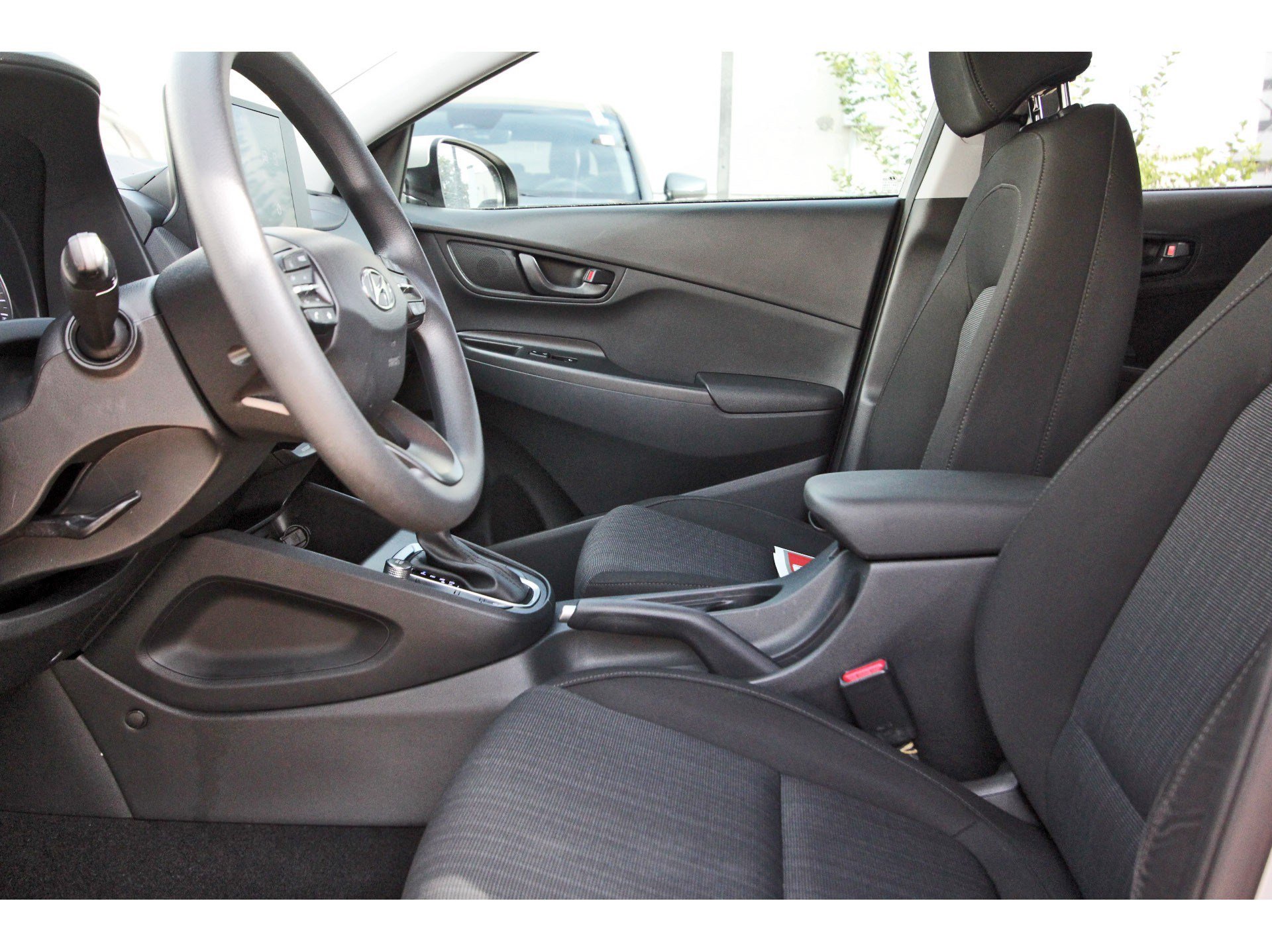 Used 2022 Hyundai Kona SEL FWD image 28