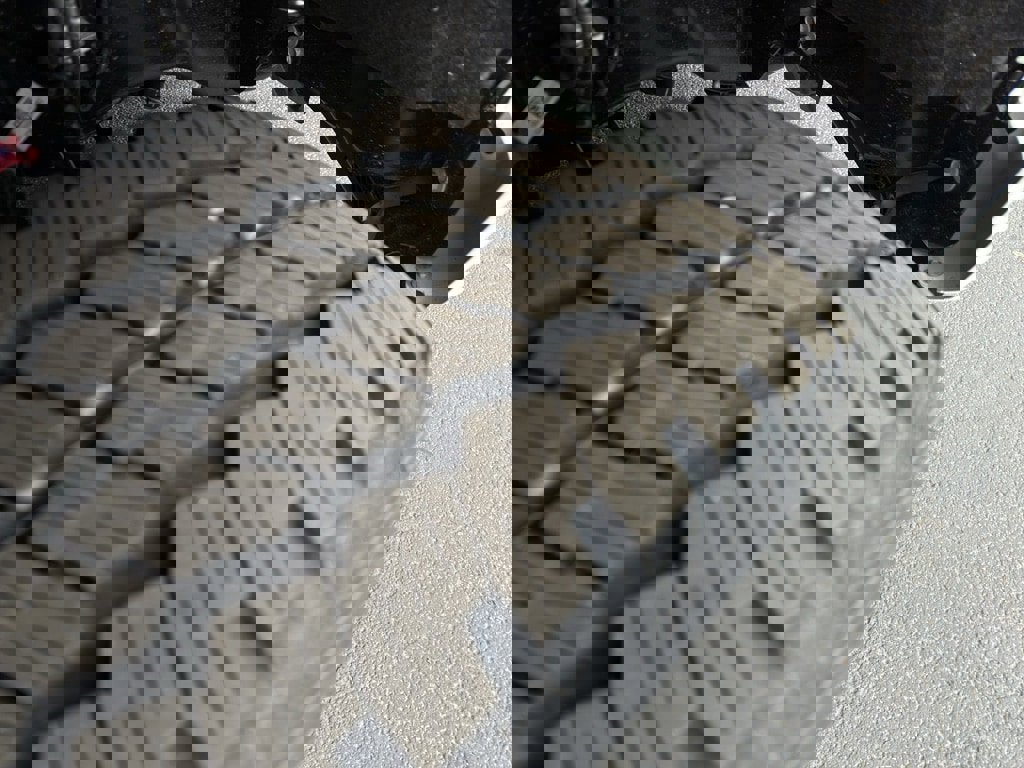 New 2026 Ford F350 Lariat w/ Black Appearance Package image 11