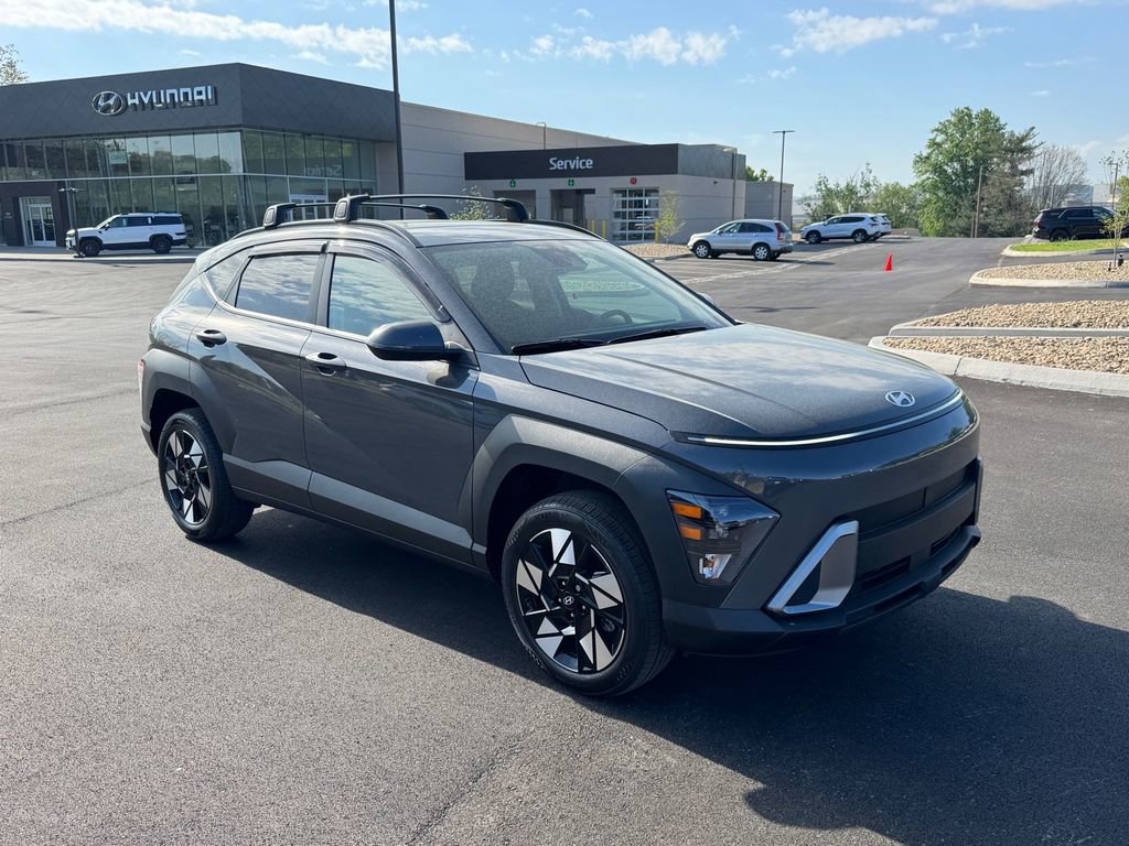 Used 2025 Hyundai Kona SEL image 2