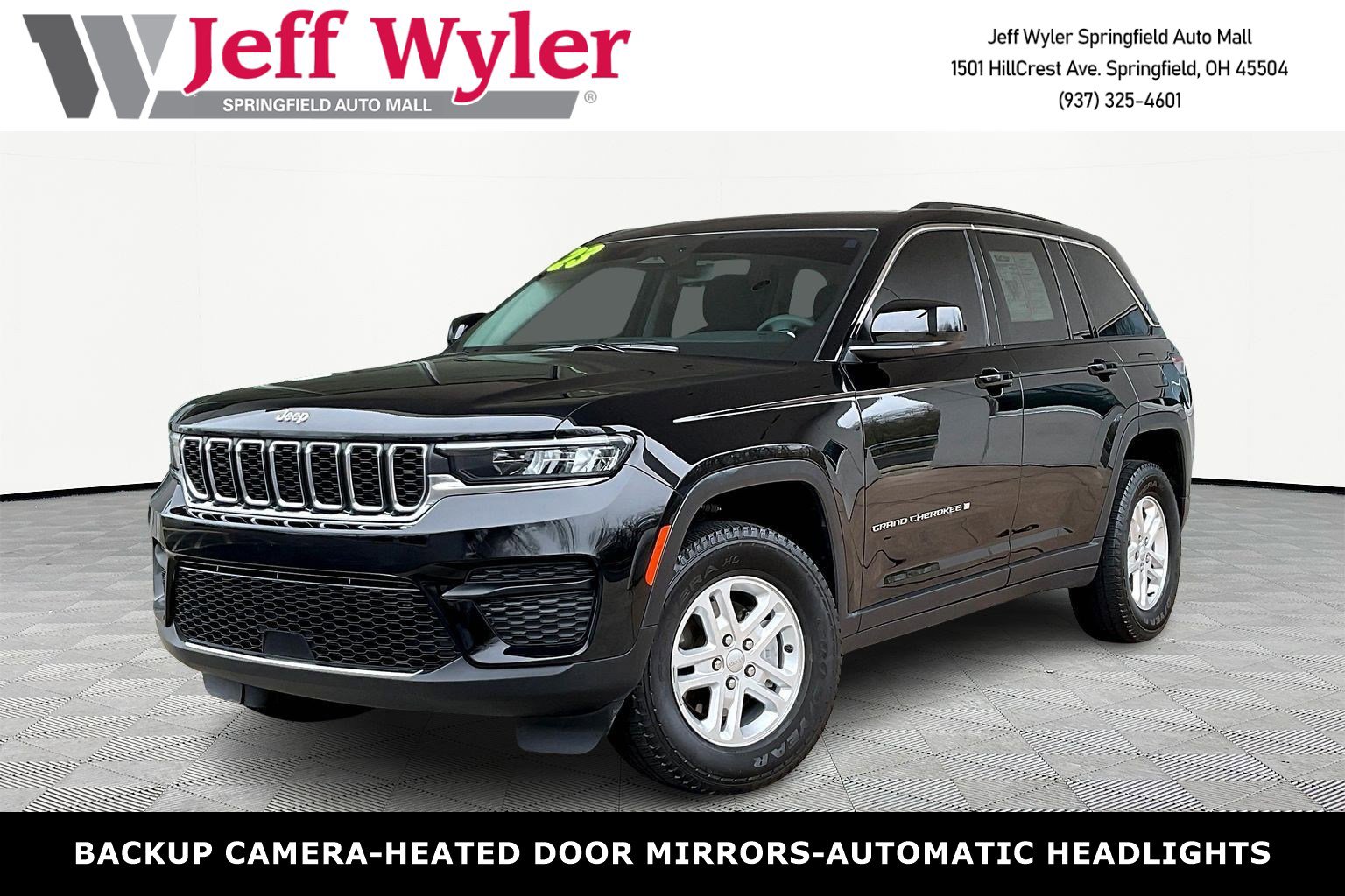 Used 2023 Jeep Grand Cherokee Laredo image 1