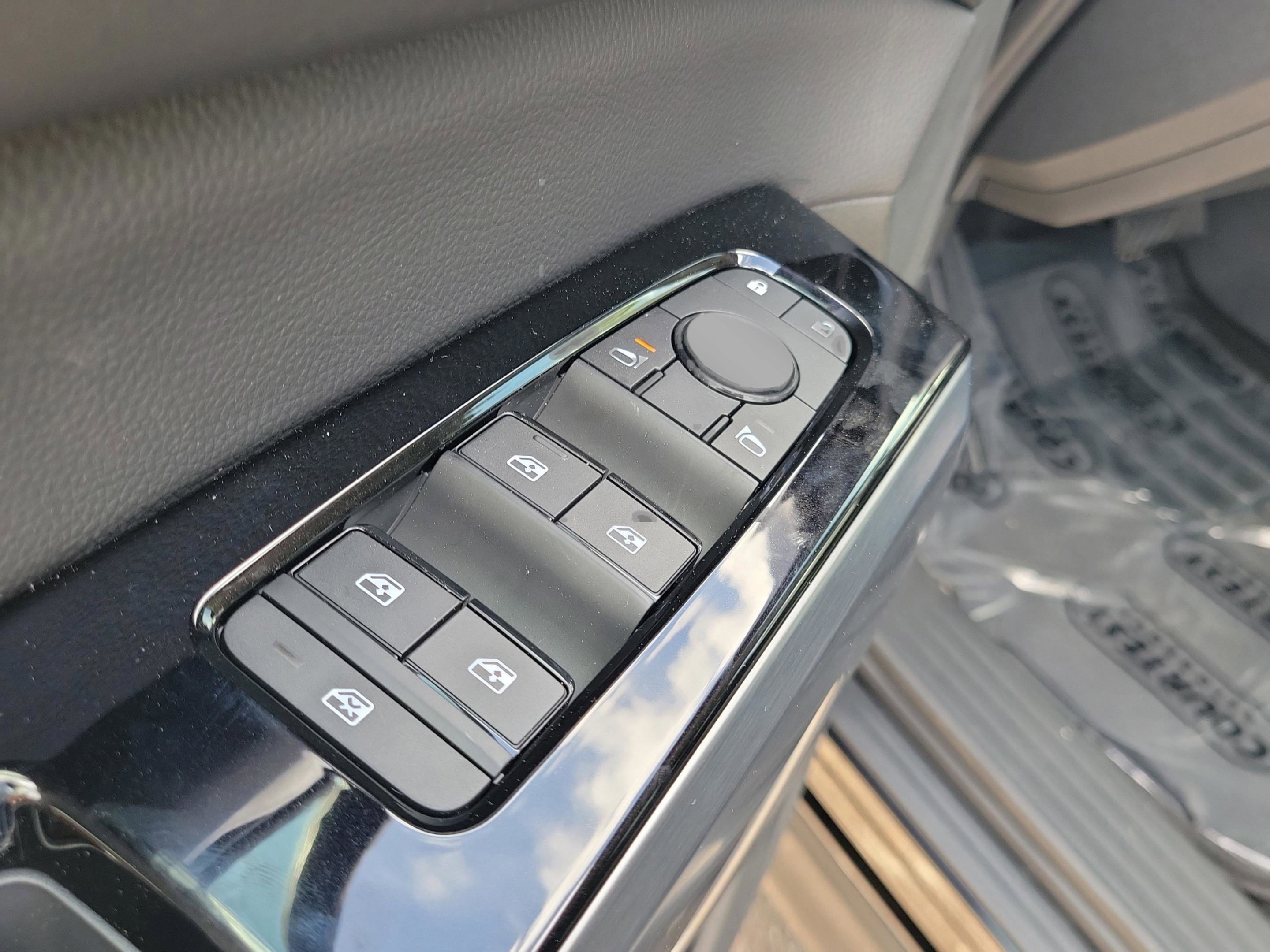 New 2026 Nissan Pathfinder SL image 21