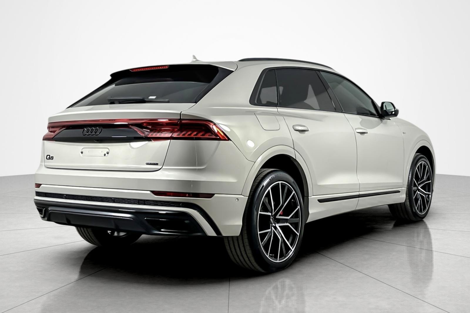 Used 2023 Audi Q8 Premium Plus w/ Premium Plus Package AWD/4WD image 5