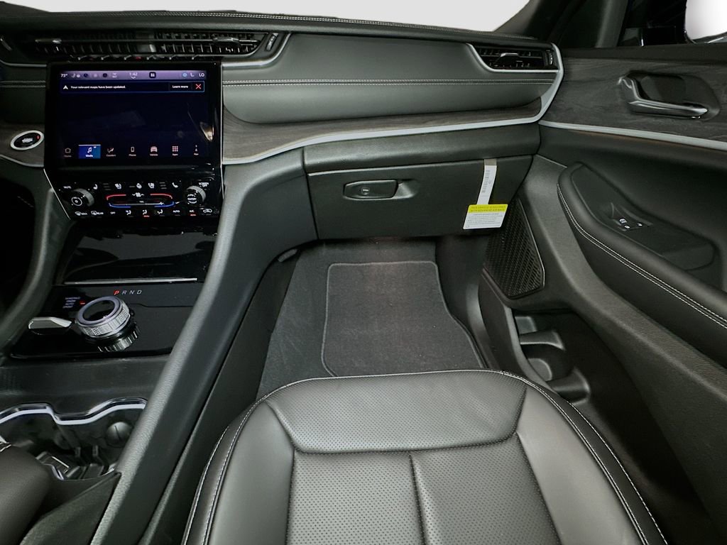 New 2025 Jeep Grand Cherokee L Limited w/ Luxury Tech Group II image 30