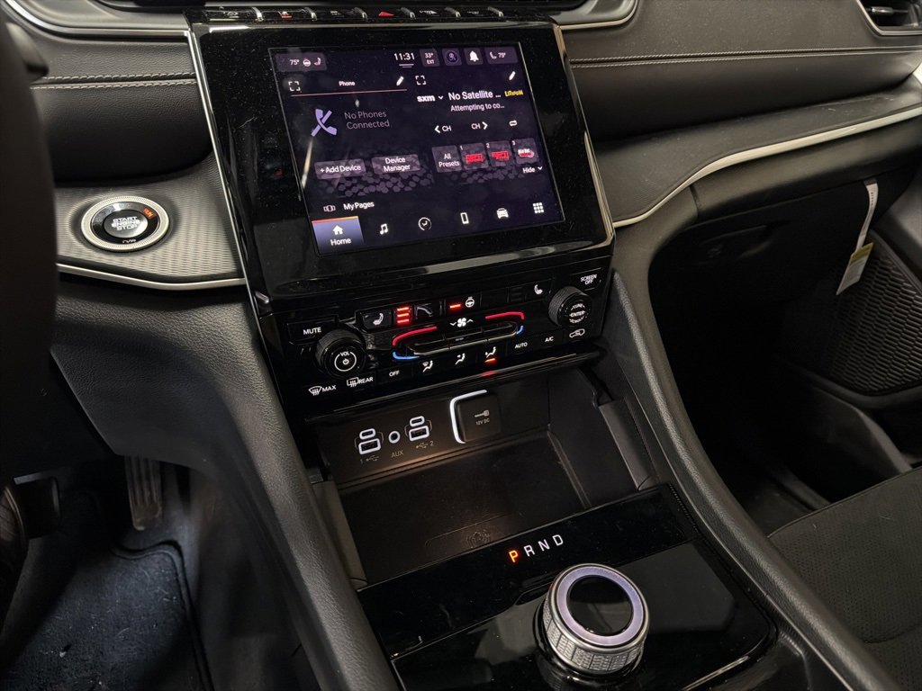 Used 2025 Jeep Grand Cherokee L Altitude image 23