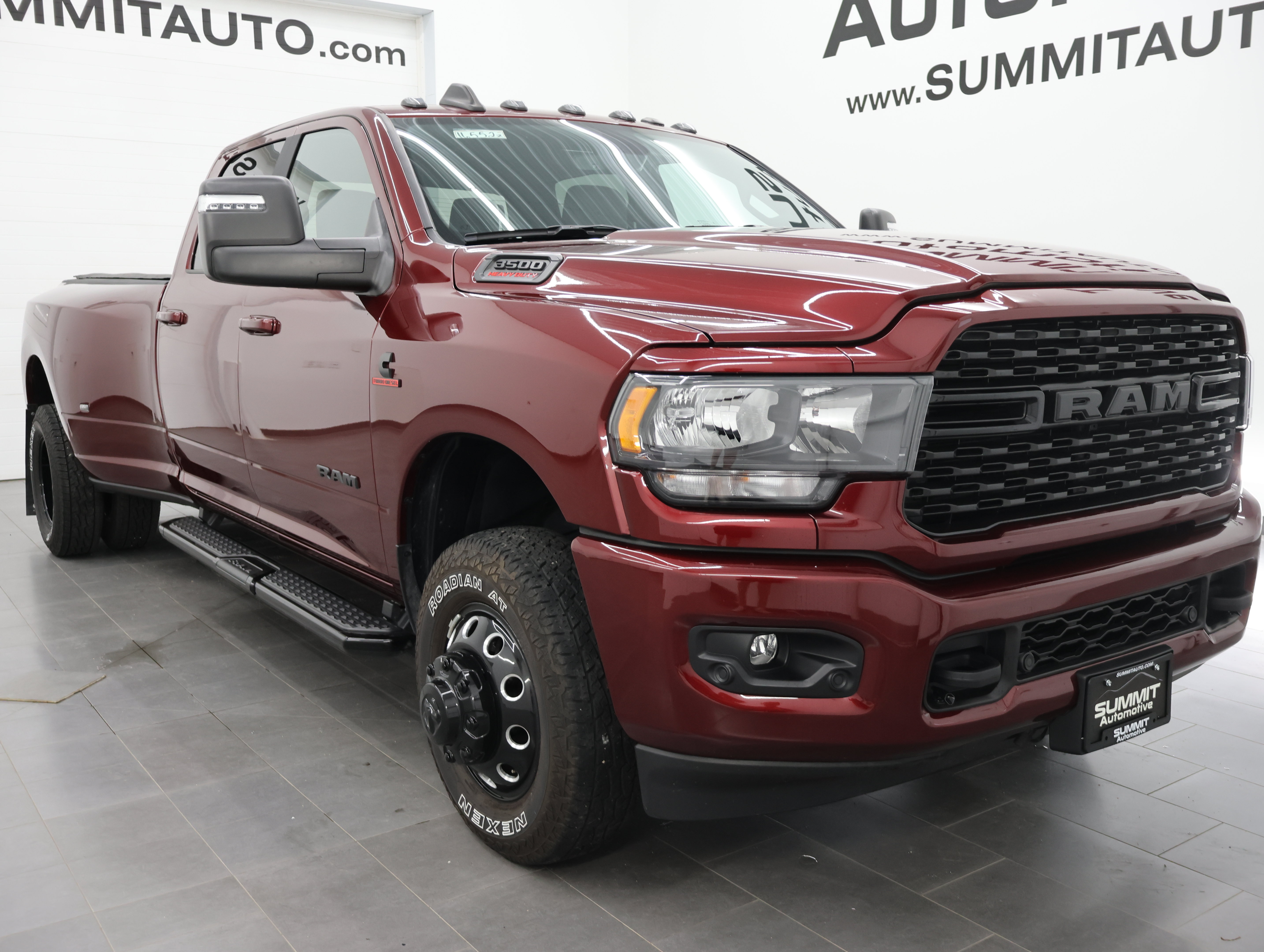 Used 2024 RAM 3500 Big Horn w/ Night Edition AWD/4WD image 2