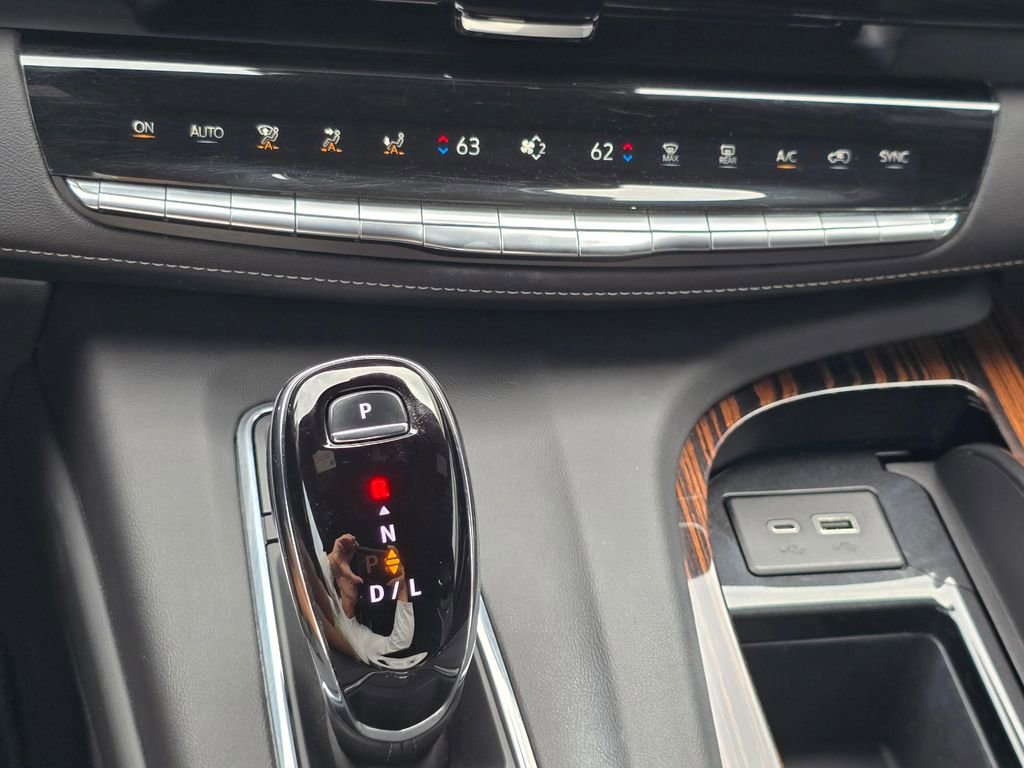Used 2024 Cadillac Escalade Premium Luxury Platinum RWD image 29