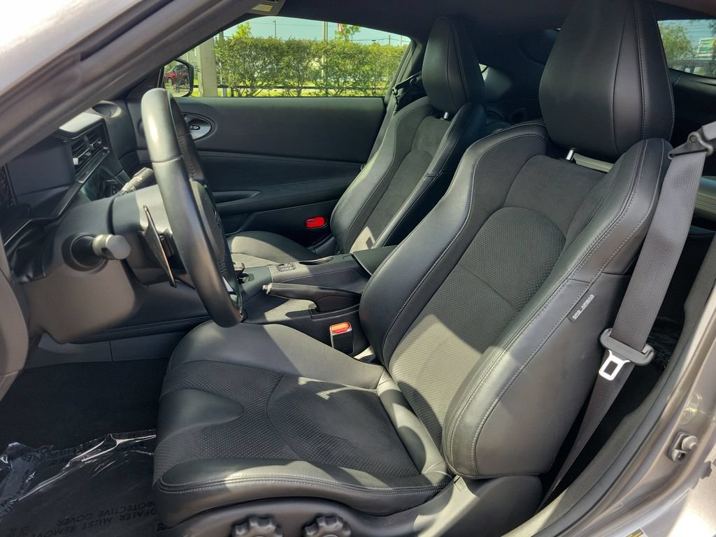 Certified 2024 Nissan Z Performance w/ Floor Mat Package RWD image 11