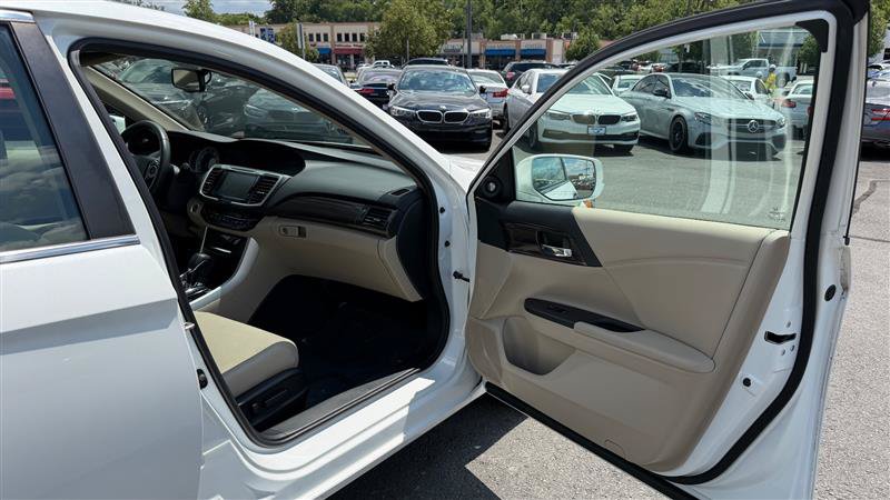 Used 2016 Honda Accord EX-L image 30