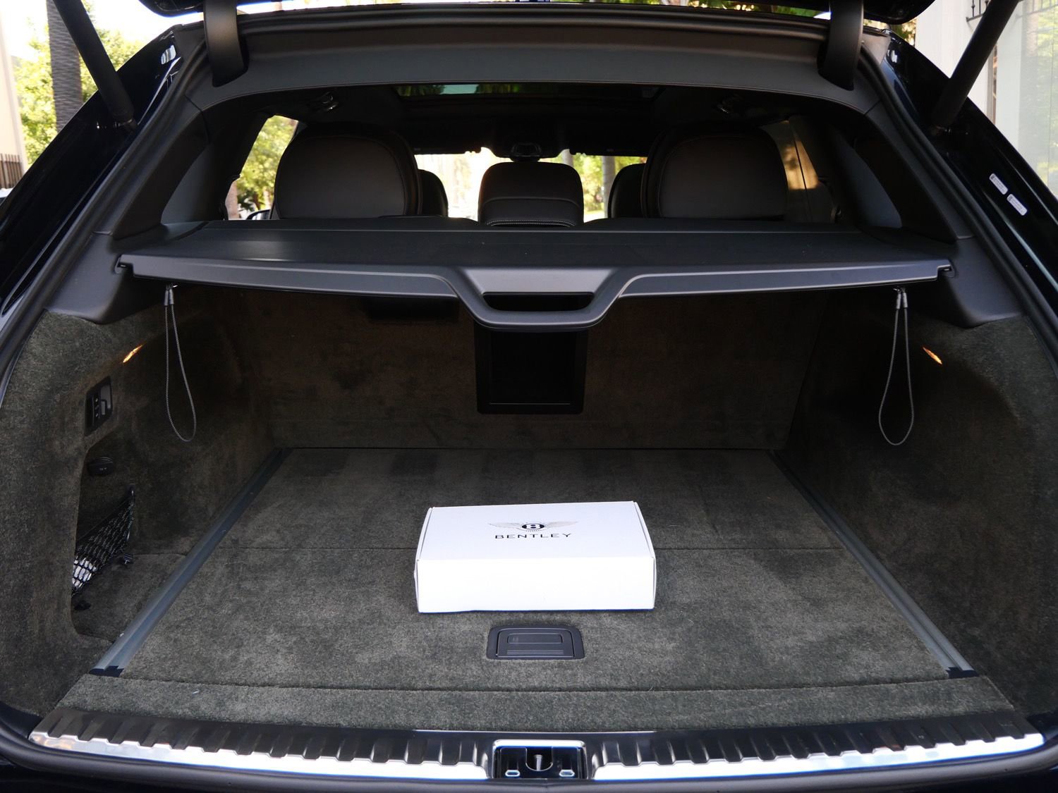 Used 2023 Bentley Bentayga Extended Wheelbase image 25