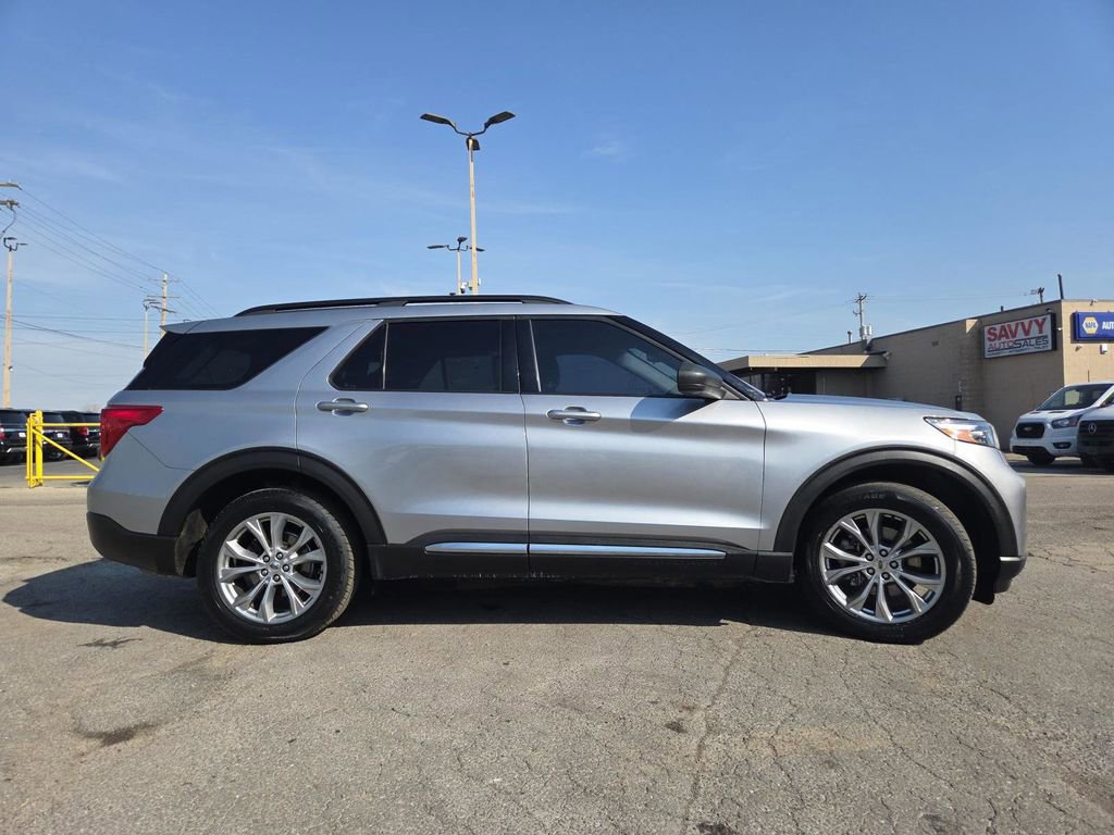 Used 2020 Ford Explorer XLT w/ Equipment Group 202A image 17