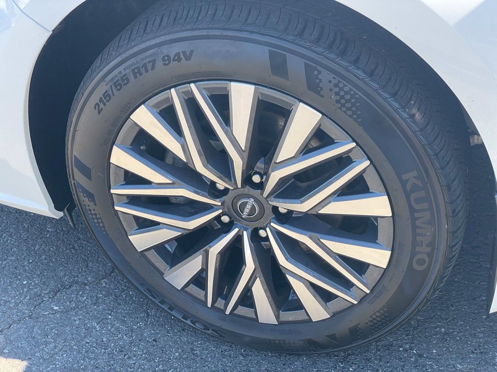 Certified 2024 Nissan Altima 2.5 SV w/ SV Premium Package AWD/4WD image 34