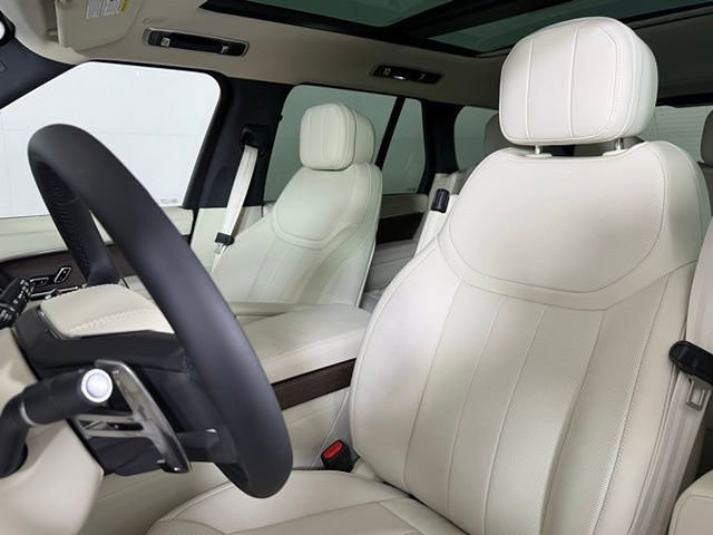 New 2025 Land Rover Range Rover SE image 5