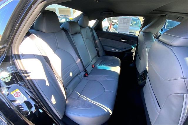 Used 2019 Toyota Avalon XSE image 16