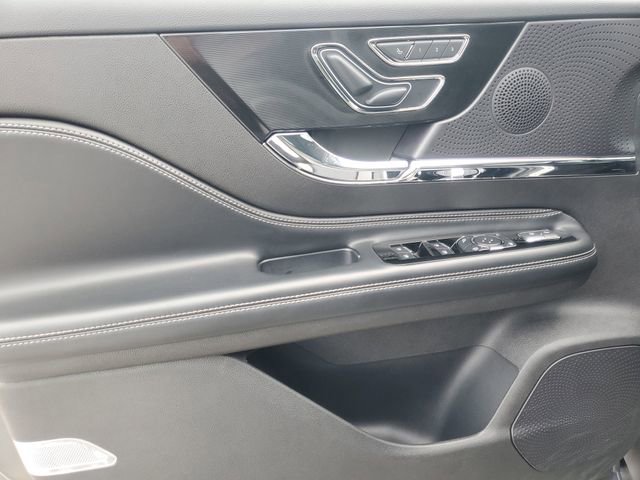 Certified 2023 Lincoln Corsair AWD w/ Equipment Group 101A image 12