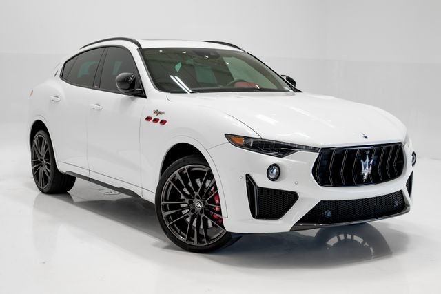 Used 2022 Maserati Levante Trofeo AWD/4WD image 5